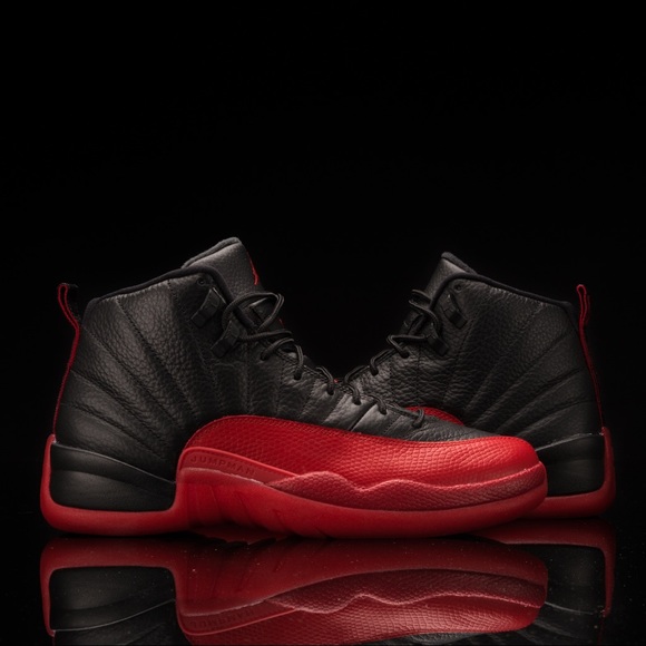 🔥MAKE AN OFFER! NIKE AIR JORDAN 12 FLU GAME🔥 - Picture 7 of 7